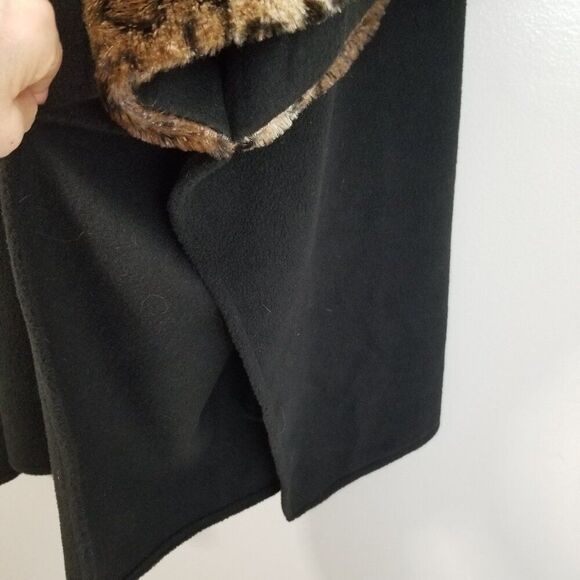 Lemoda Shawl Wrap Black Women's OS Faux Fur Animal Print Accents - Picture 2 of 8